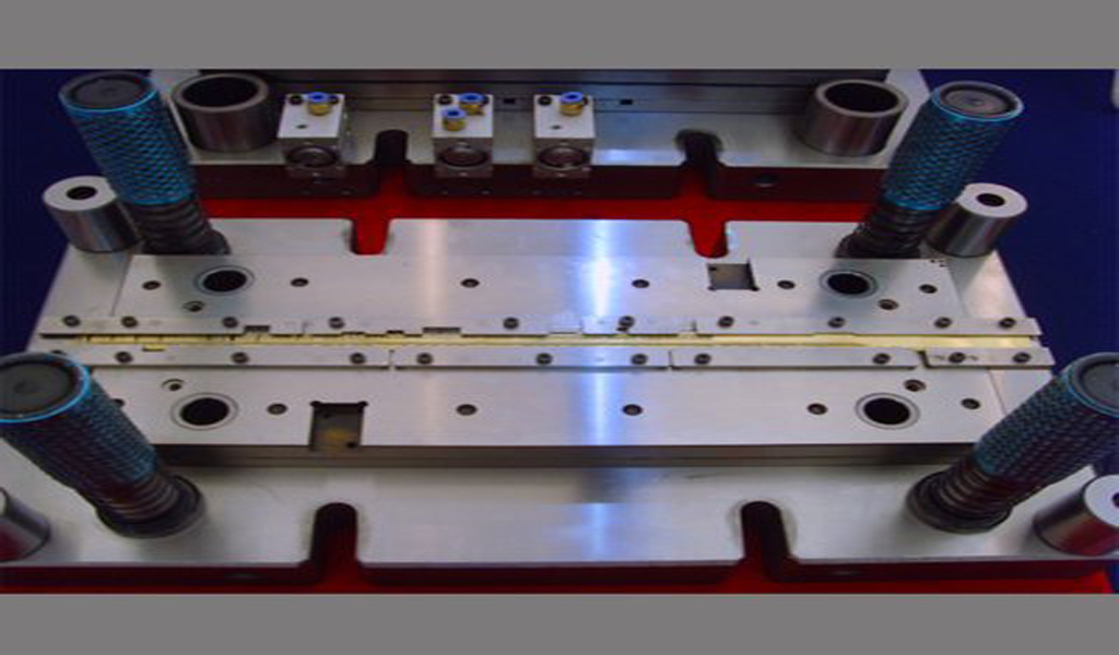 What should be paid attention to when riveting precision automotive stamping parts